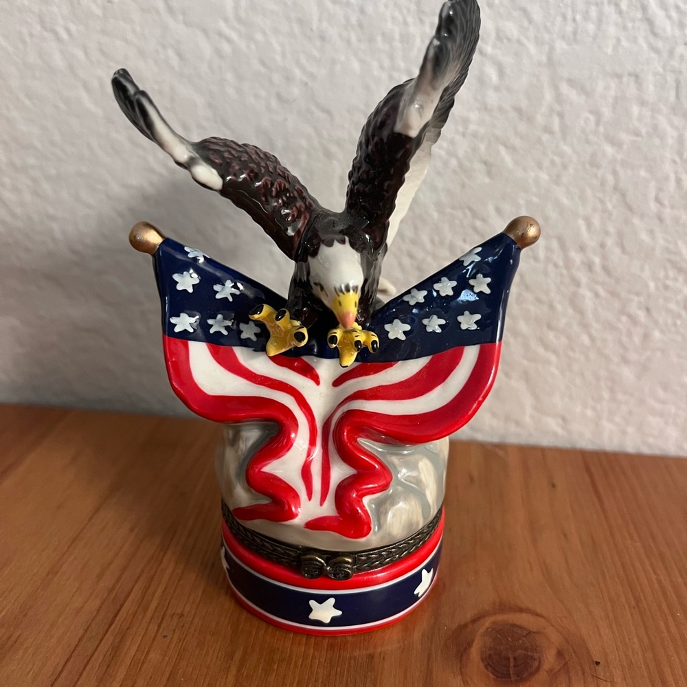 Patriotic Eagle with American Flag Trinket box